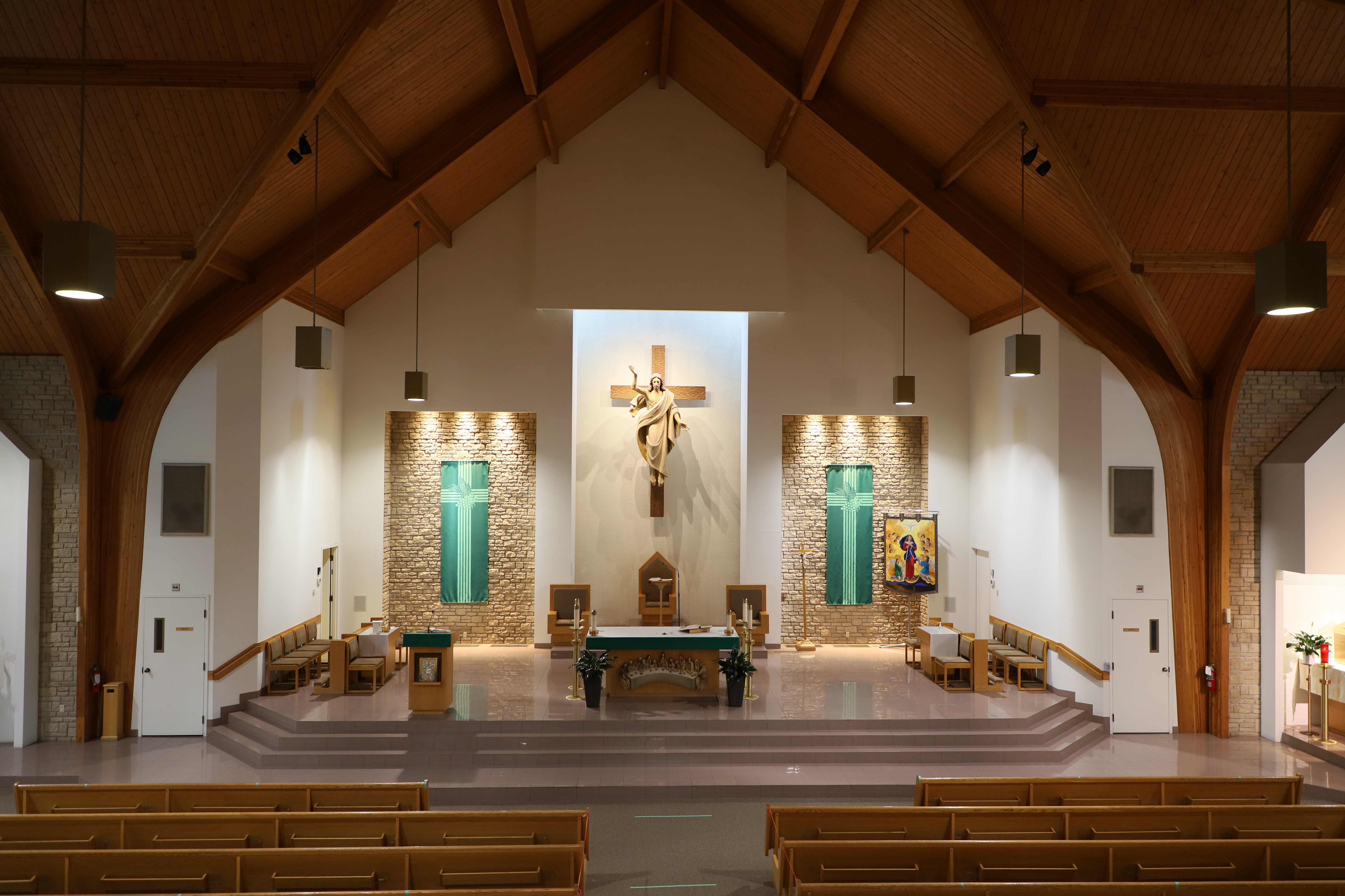 View of St. Leonard's altar in ordinary time